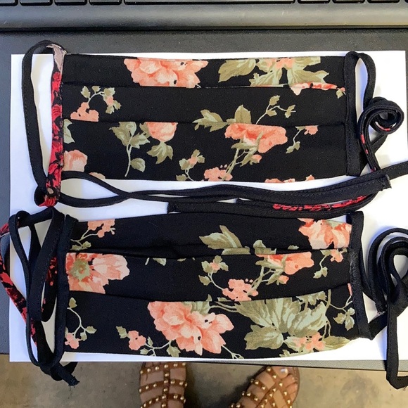 Reformation Accessories - 2 pcs - 'Reformation' face mask